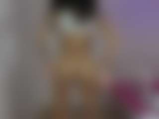 YazminRoyal MILF webcam performer live streaming