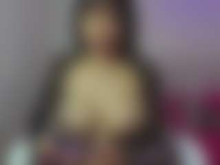 YazminRoyal's Live Sex Cam Show