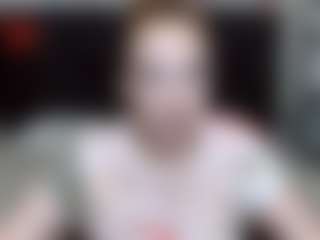 Live cam show with ElizabethSo - Smoking on MyBangCams
