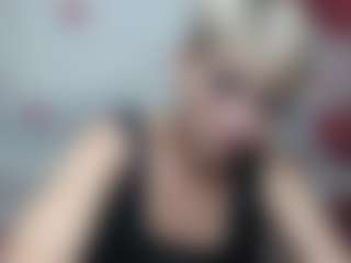 Live cam show with EllaBonito - Joi on Streamer API