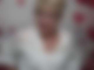 Live cam show with EllaBonito - Flashing on Dolls Live