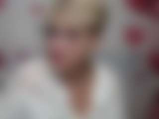 Live cam show with EllaBonito - Smoking on CamClone