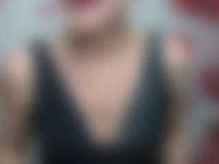 Live cam show with EllaBonito - Small Tits on TeamSkeetLive