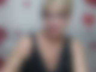 Live cam show with EllaBonito - Flashing on CamwithHer
