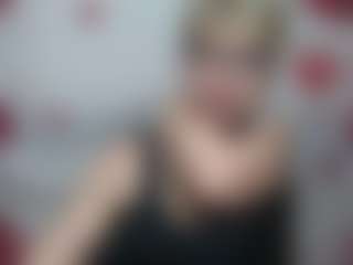 Live cam show with EllaBonito - Glasses on livesuperchat.net