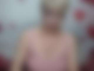 Live cam show with EllaBonito - Glasses on slutload