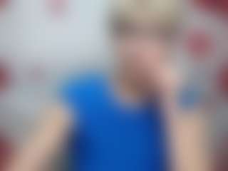 Live cam show with EllaBonito - Flashing on madthumbs