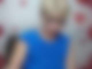 Live cam show with EllaBonito - Flashing on madthumbs