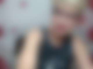 Live cam show with EllaBonito - Glasses on xblisslive.com