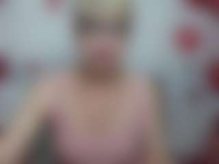 Live cam show with EllaBonito - Smoking on Dare Cams