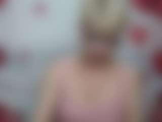 Live cam show with EllaBonito - Thin on CamClone