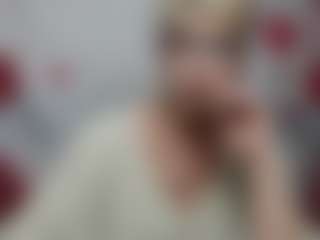 Live cam show with EllaBonito - Facial Piercings on Dare Cams