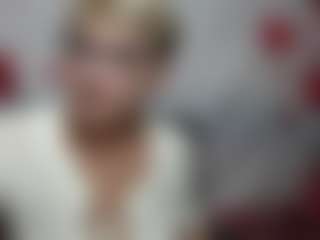 Live cam show with EllaBonito - Petite on CamwithHer