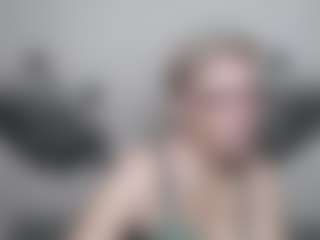 Live cam show with EmiliaGree - Chubby on Hubzter Live