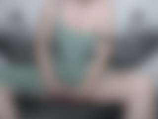 Live cam show with EmiliaGree - Brown Hair on Dare Cams
