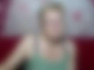Live cam show with EmiliaGree - Chubby on Mixed Magazine Live