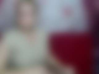 Live cam show with EmiliaGree - Chubby on CSO-WL