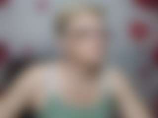 Live cam show with EmiliaGree - Flashing on Adult Interactions