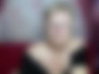 Live cam show with EmiliaGree - Domination on madthumbs