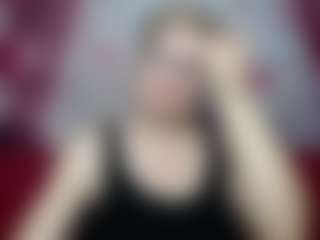 Live-camshow met EmiliaGree - Domination op Camsoda