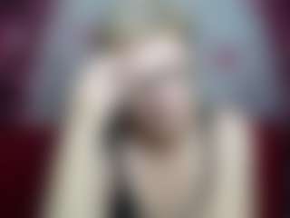 Live cam show with EmiliaGree - Shaved Pussy on CamwithHer
