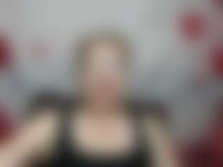 Live cam show with EmiliaGree - Flashing on xDating