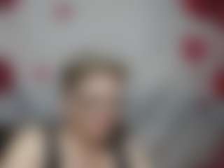 Live cam show with EmiliaGree - Chubby on xxxlivecams.org