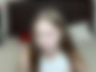 Live cam show with LauraHlot - Living Room on madthumbs