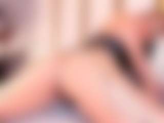 Live cam show with Julieta Jackson - Public on Streamer API