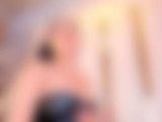 Live cam show with Julieta Jackson - Oil on CamClone