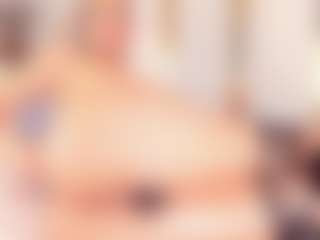 Live cam show with Julieta Jackson - Drinking on Chatstar