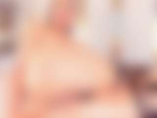 Live cam show with Julieta Jackson - Average on Camsoda