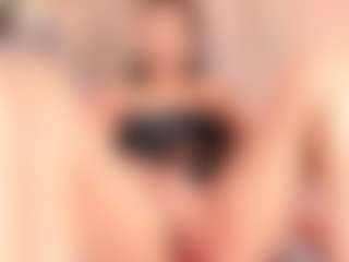 Live cam show with Julieta Jackson - Average on TeamSkeetLive