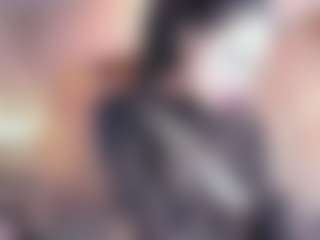 Live cam show with Julieta Jackson - Average on Sweet Sext