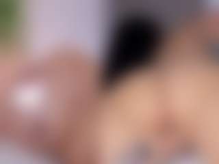 Live cam show with Nicky Saenz - Massage on Milf Play