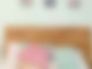 Live cam show with LexiBloom - Living Room on chickslive.net