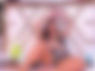 Live cam show with molly-sweett - Curvy on Milfs Live