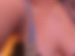 Live cam show with molly-sweett - Brown Hair MILF on StripNow