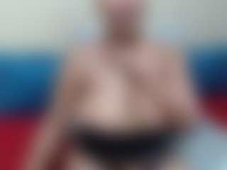 Live cam show with Londilicious33 - Middle Aged on Camsoda