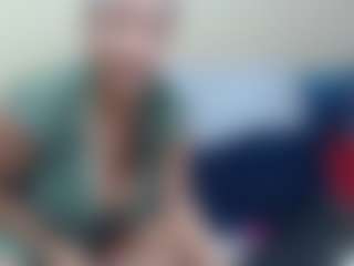 Live cam show with Londilicious33 - MILF on Soda Cam