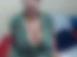 Live cam show with Londilicious33 - Spanking on TeamSkeetLive
