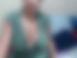Live cam show with Londilicious33 - Nature on TeamSkeetLive