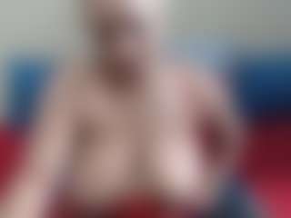 Live cam show with Londilicious33 - Middle Aged on camwithhim.com