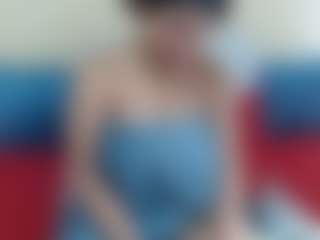 Live cam show with Londilicious33 - Ebony Big Tits on Milfs Live
