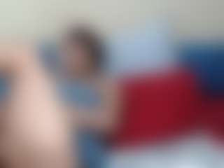 Londilicious33 MILF webcam performer live streaming