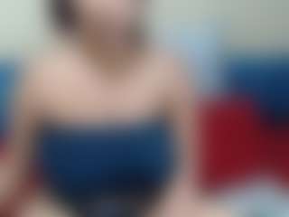 Live cam show with Londilicious33 - Thick on https://playwithruby.com