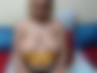 Live cam show with Londilicious33 - Fingering MILF on Camsoda