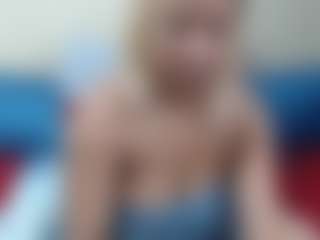 Live cam show with Londilicious33 - Ebony MILF on Dolls Live