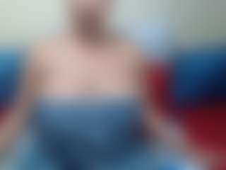 Live cam show with Londilicious33 - Moaning on Uber Horny