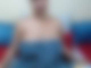 Live cam show with Londilicious33 - Black MILF on eurowanks.com